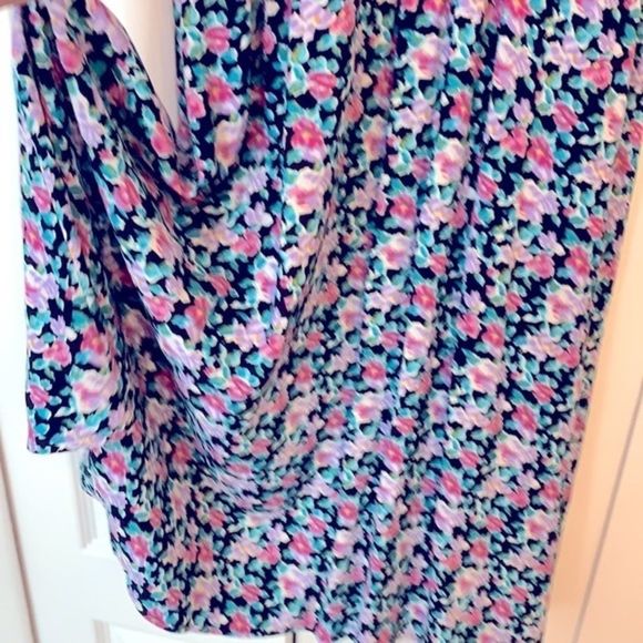Modest Floral Midi Dress - Picture 3 of 8